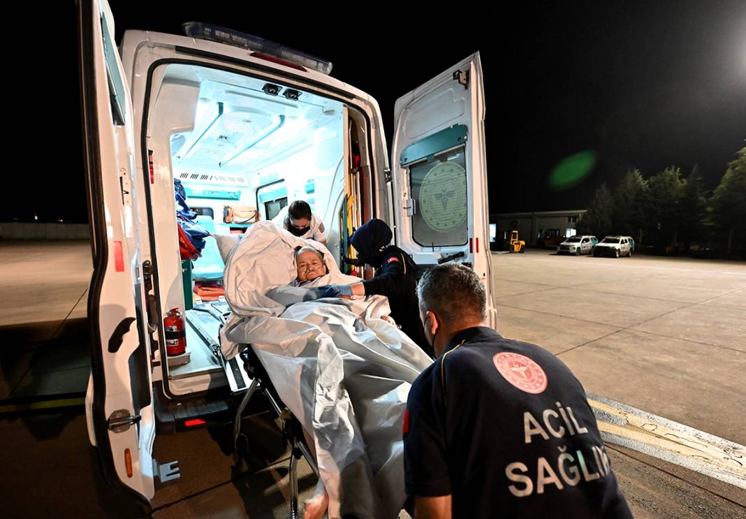 Hacda sağlık sorunları yaşayan 13 kişi Türkiye'ye getirildi 18